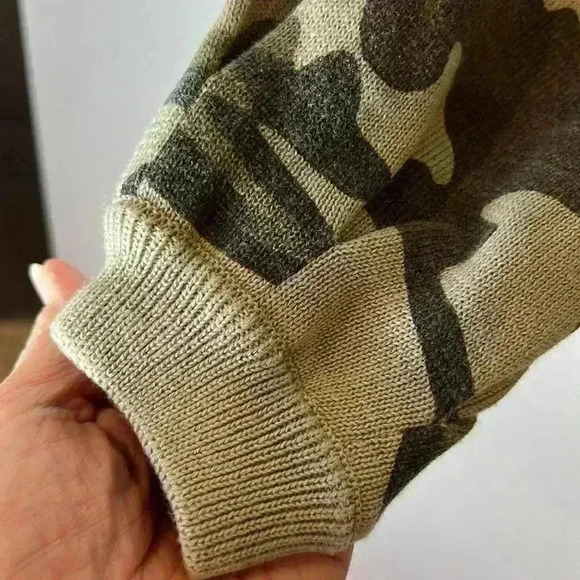 BELINDA WOMENS GREEN CAMO CREWNECK LONG SLEEVE SWEATER/TOP SIZE MEDIUM - Picture 5 of 7